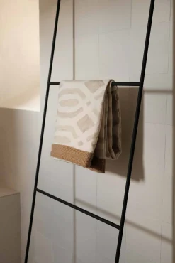 Canales Arena - Coordonné